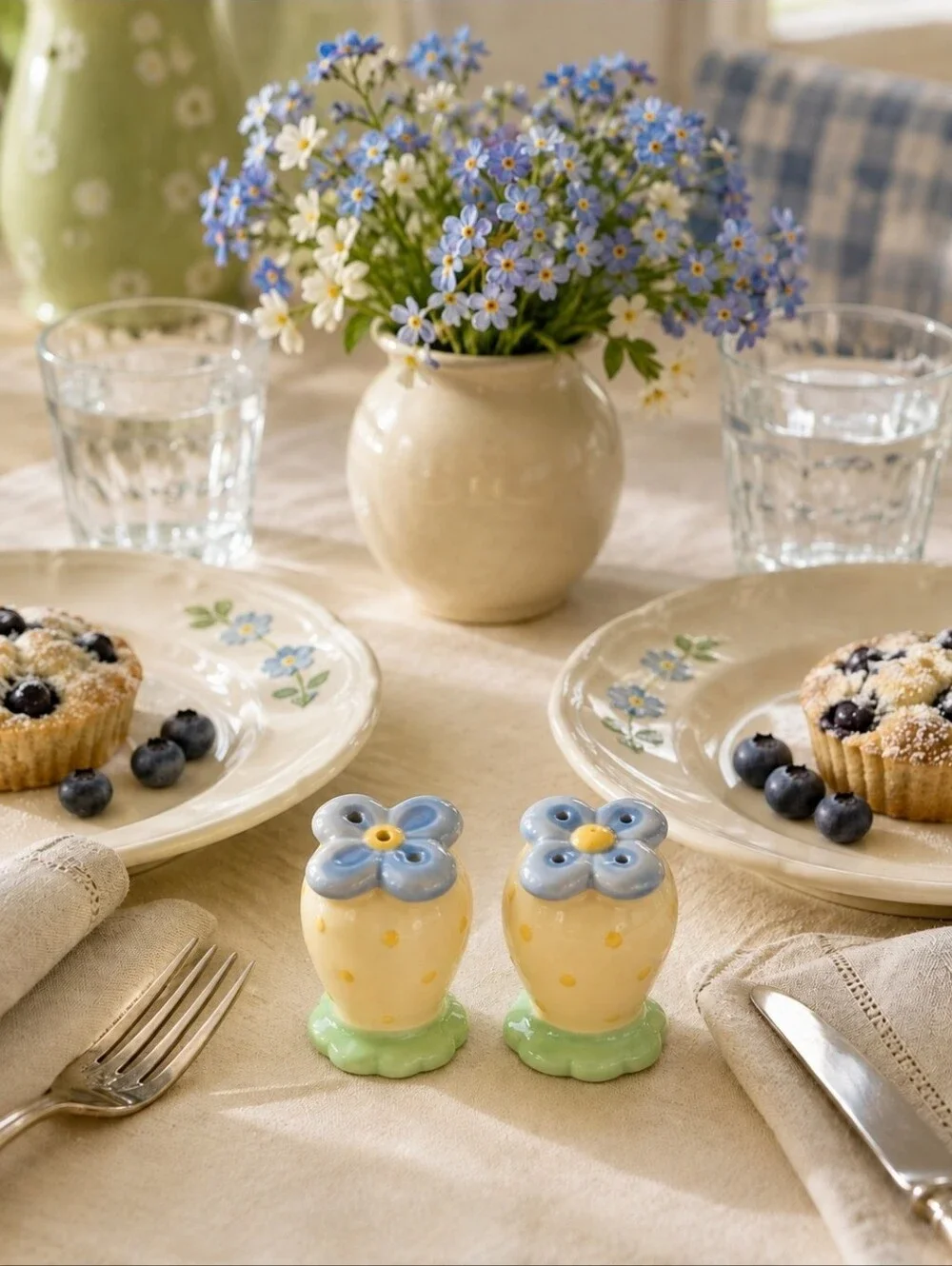 Pfaltzgraff Summer Breeze Individual Salt Pepper Shakers Mini Floral Set